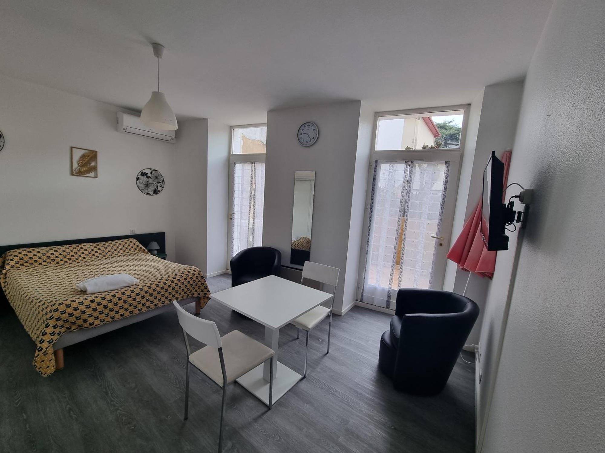 דקס Hotel Bains Sarrailh מראה חיצוני תמונה